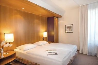 Nemecko blízko vinárskeho chodníka a pamiatky UNESCO vo Victor's Residenz-Hotel Frankenthal **** s raňajkami