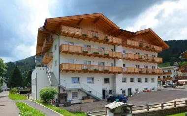 Dolomity a údolie Val de Fassa v Park Hotelu Avisio **** s polpenziou, wellness, požičaním bicyklov a zľavami