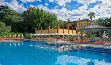 Bardolino na brehu Lago di Garda v Parc Hoteli Gritti **** s raňajkami či polpenziou a wellness + sekt a zľava