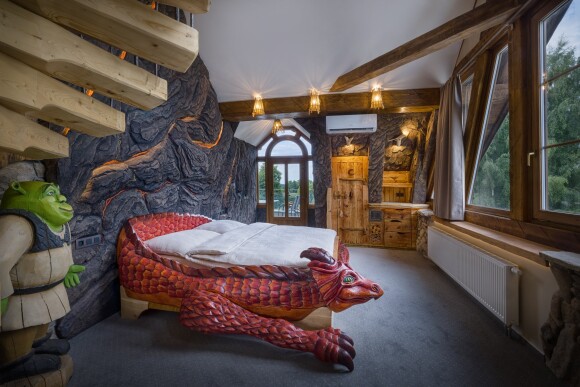 Izby, Peklo Čertovina - Hotel Kocourkov, Hlinsko