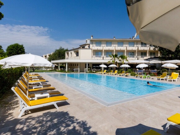 Vonkajší bazén, Hotel Du Parc ****, Sirmione, Taliansko