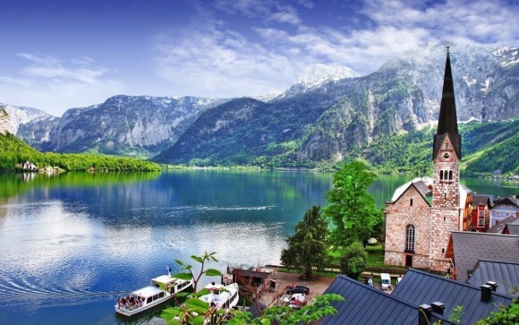 Městečko Hallstatt skýtá dech beroucí podívanou