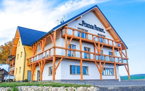 Penzión Patriot je typický rozľahlými terasami