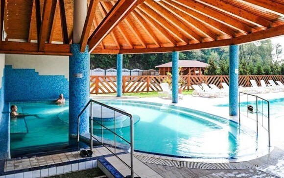 Užijte si koupání v bazénech s termální vodou přímo v hotelu