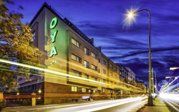 Hotel Oya *** stojí u zastávky metra i autobusu