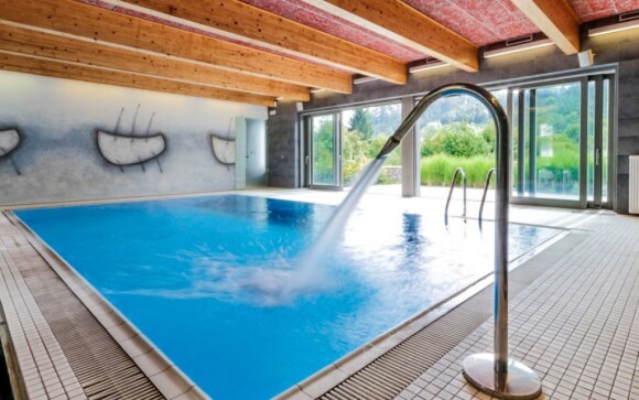 V ceně máte vstup do bazénu v hotelu U Tří volů