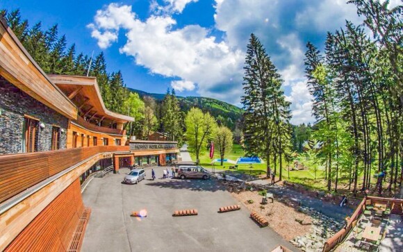 Ubytujte se v luxusním Horském hotelu Čeladenka ****