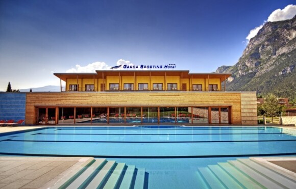 Vonkajší bazén, Garda Sporting Club Hotel ****, Riva del Garda (TN), Taliansko