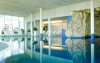 K dispozícii sú vnútorné a vonkajšie bazény