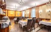 Reštaurácia s lustrami, Hotel Erzsébet ***, Hévíz, Balaton, Maďarsko