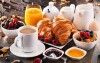 Raňajky s croissantmi, Onda Blu Resort ****, Manerba del Garda, Taliansko