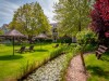Záhrada s ležadlami, Orchidea Hotel ****, Lipót, Maďarsko