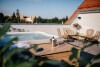 Pezsgőfürdő a teraszon, Resort Lednice EisGrub ***, Lednice, Česko