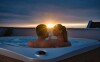 Pezsgőfürdő naplementekor, Resort Lednice EisGrub ***, Lednice, Česko