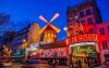 Uvidíte tiež slávny Moulin Rouge