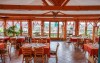Reštaurácia, Főnix Club Hotel