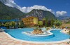 Bazén s ležadlami, Garda Sporting Club Hotel ****, Riva del Garda (TN), Taliansko