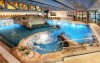 Krytý bazén v Chiemgau Therme, Wander- & Landhotel Gabriele ***, Unterwössen, Nemecko