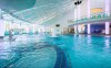 Krytý bazén, Kurhotel Pyramide Sibyllenbad ****, Bad Neualbenreuth, Nemecko