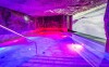 Osvetlený bazén, RupertusTherme, Bad Reichenhall, Nemecko
