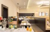 Samoobslužný kútik, Kurhotel Pyramide Sibyllenbad ****, Bad Neualbenreuth, Nemecko