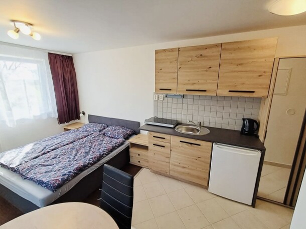 Izby, neKemp Štaindlův kopec, Rapšach, Třeboňsko