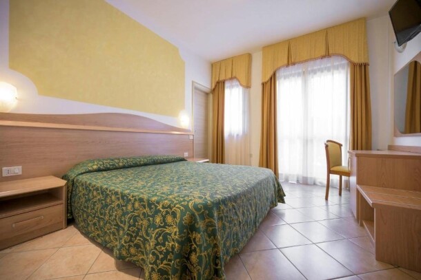 Izba, Hotel Piccolo Paradiso ****, Toscolano-Maderno, 