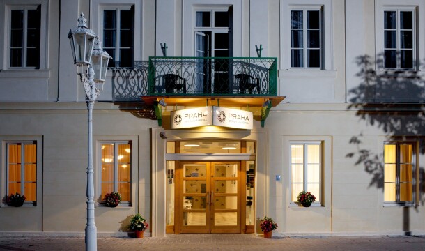 Vchod do hotela, Badenia Hotel Praha ***, Františkovy Lázně, Česko