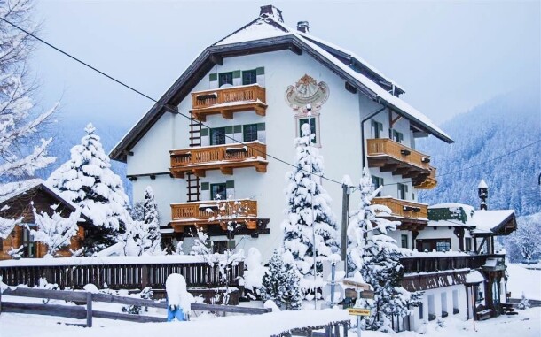 Hotel Edelweiss leží na pokojnom mieste