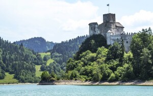 Čorštýnske jazero, hrady Niedzica a Čorštýn 