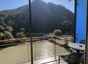 Izba s balkónom a výhľadom na rieku