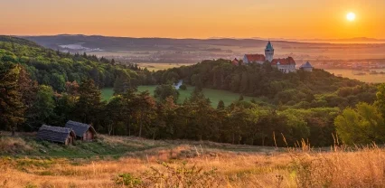 Trnavský kraj: kde sa piesočné duny prelínajú s históriou, vínom a termálmi