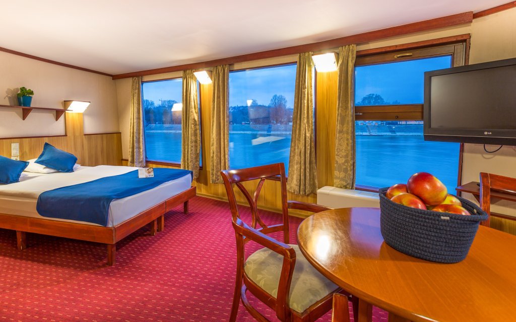 Budapešť originálně na lodi ve Fortuna Boat Hotelu *** s polopenzí a slevami